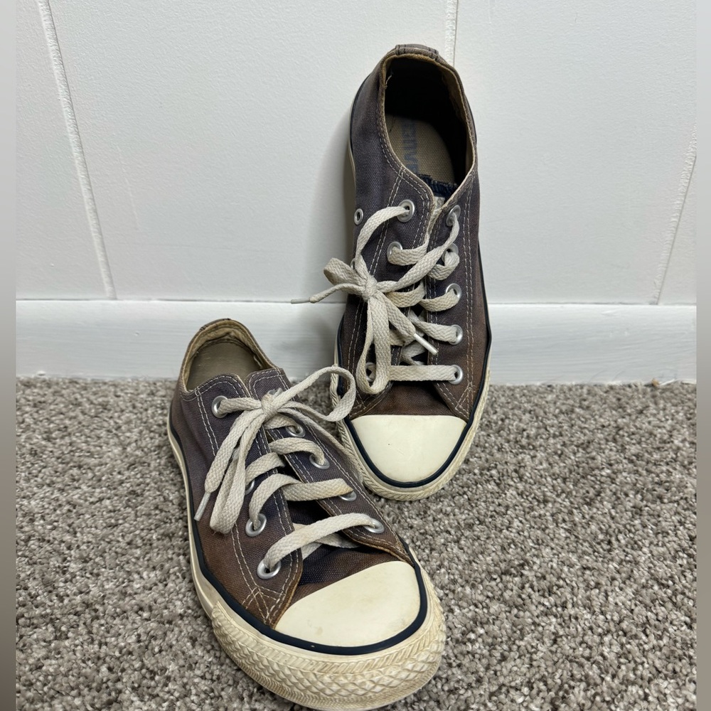 All star Chuck Taylor’s Converse low tops